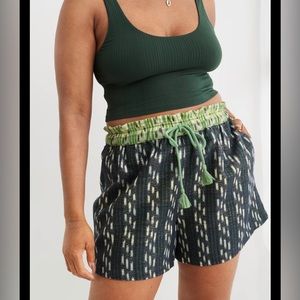 NWOT Women’s Aerie Jacquard High Waisted Shorts size Medium in Green Mission